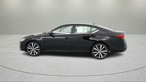 2022 Nissan Altima SR FWD
