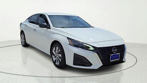 Glacier White 2024 Nissan Altima S FWD