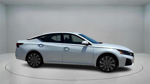 2024 Nissan Altima 2.5 SL