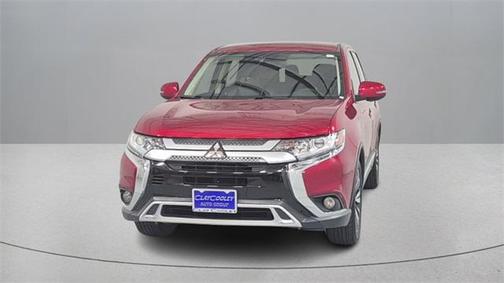 2020 Mitsubishi Outlander SE