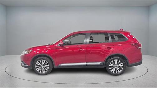 2020 Mitsubishi Outlander SE