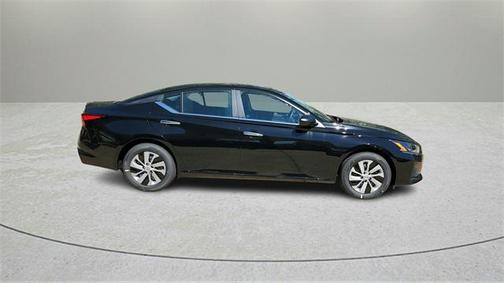 2025 Nissan Altima S FWD