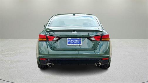 2025 Nissan Altima SR FWD