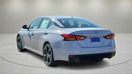 2025 Nissan Altima SR FWD