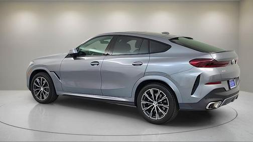 Gray Metallic 2025 BMW X6 xDrive40i