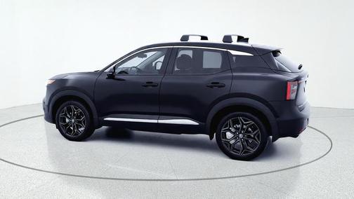 Super Black 2025 Nissan Kicks SR