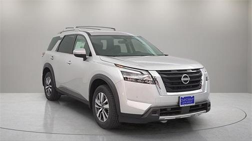 2025 Nissan Pathfinder SL FWD