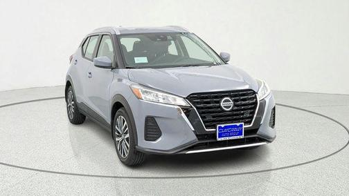 Boulder Gray Pearl 2023 Nissan Kicks SV