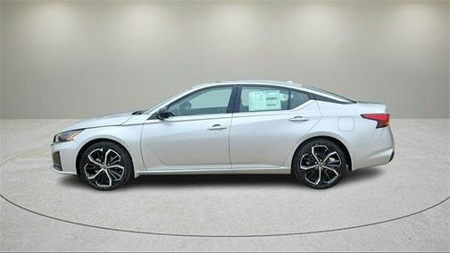 2025 Nissan Altima SR FWD