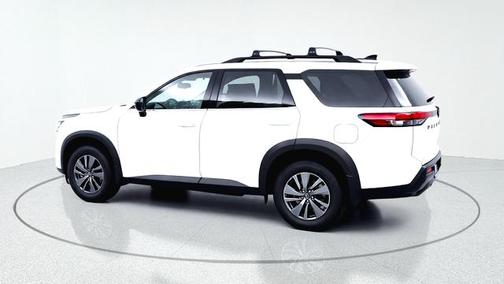 Everest White Pearl Tricoat 2026 Nissan Pathfinder SV