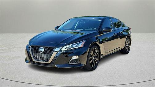 2022 Nissan Altima SR FWD