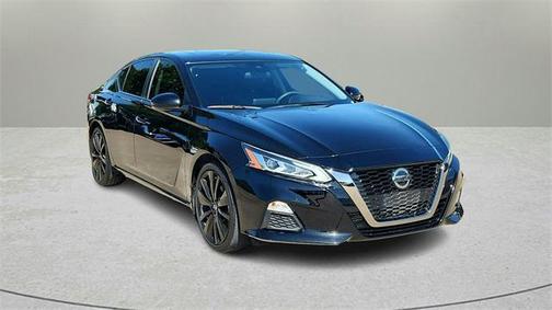 2022 Nissan Altima SR FWD