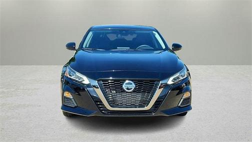 2022 Nissan Altima SR FWD