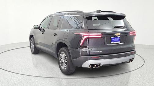 Mosaic Black Metallic 2024 Chevrolet Traverse LT