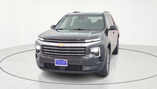 Mosaic Black Metallic 2024 Chevrolet Traverse LT