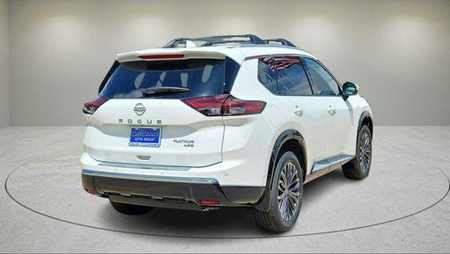 Everest White Pearl Tricoat 2026 Nissan Rogue Platinum