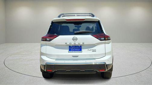 Everest White Pearl Tricoat 2026 Nissan Rogue Platinum