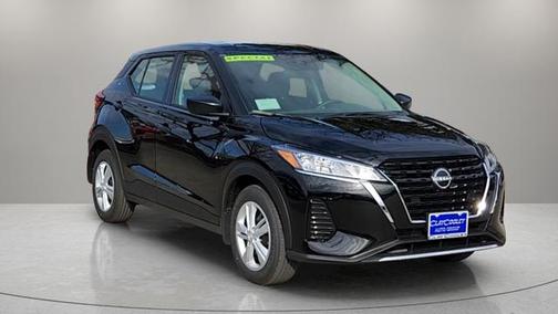 Super Black 2025 Nissan Kicks S