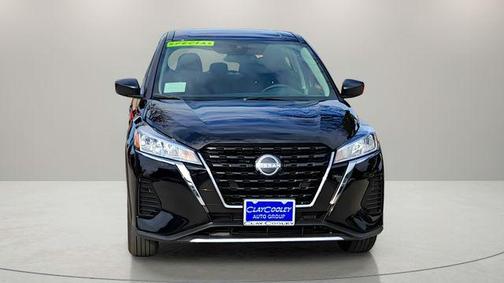 Super Black 2025 Nissan Kicks S