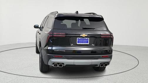Mosaic Black Metallic 2024 Chevrolet Traverse LT