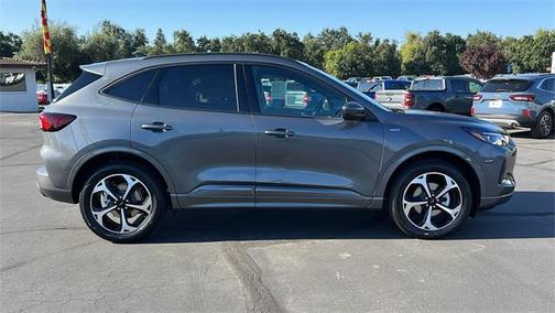 2025 Ford Escape ST-Line Elite