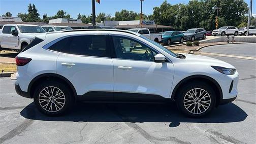 2025 Ford Escape SE
