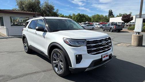 Star White Metallic Tri-Coat 2026 Ford Explorer Active