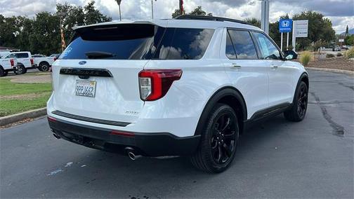 2024 Ford Explorer ST-Line