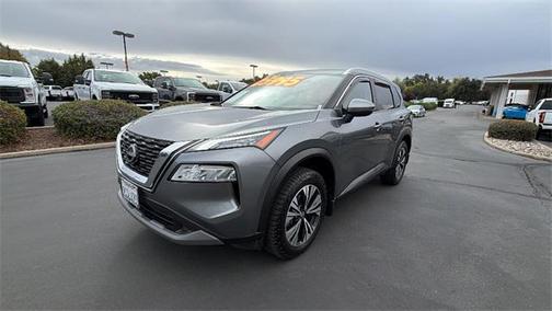 2022 Nissan Rogue SV