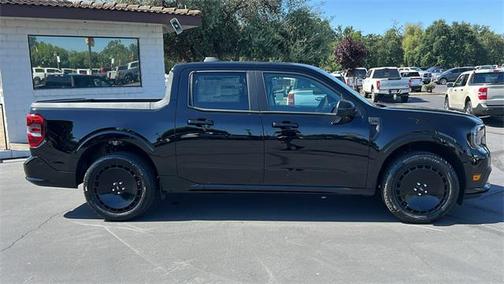 2025 Ford Maverick Lobo Standard