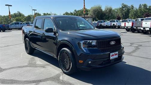 2025 Ford Maverick Lobo Standard