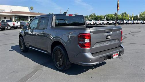 2025 Ford Maverick Lobo Standard