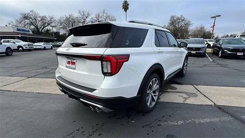 2025 Ford Explorer Platinum