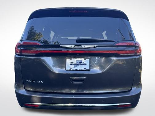 2021 Chrysler Pacifica Touring-L