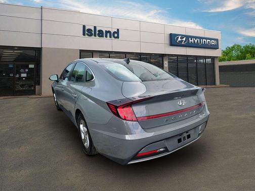 2022 Hyundai SONATA SE