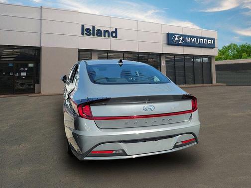 2022 Hyundai SONATA SE