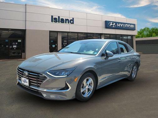 2022 Hyundai SONATA SE