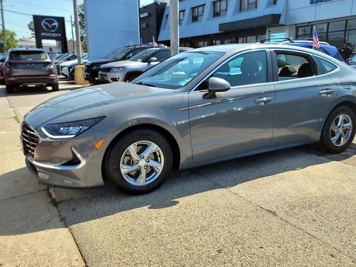 2022 Hyundai SONATA SE
