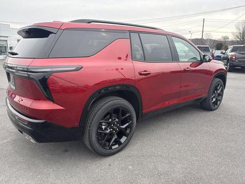 Radiant Red Tintcoat 2026 Chevrolet Traverse RS