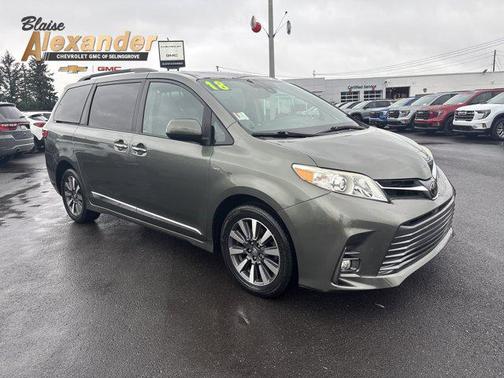 2018 Toyota Sienna XLE