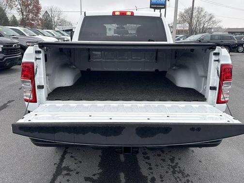 2024 RAM 2500 Tradesman Crew Cab 4x4 6'4' Box