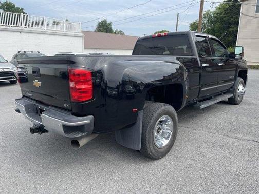 Photo 3 of 30 of 2015 Chevrolet Silverado 3500 LTZ
