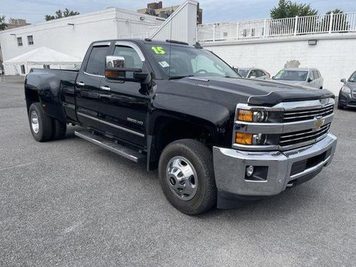Photo 1 of 30 of 2015 Chevrolet Silverado 3500 LTZ