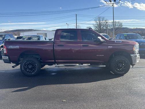 2020 RAM 2500 Tradesman Crew Cab 4X4 6'4' Box