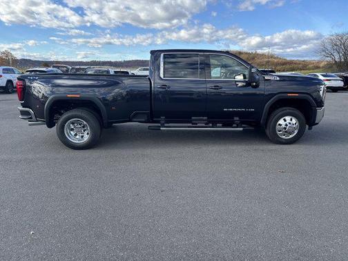 2026 GMC Sierra 3500 SLE