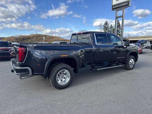 2026 GMC Sierra 3500 SLE