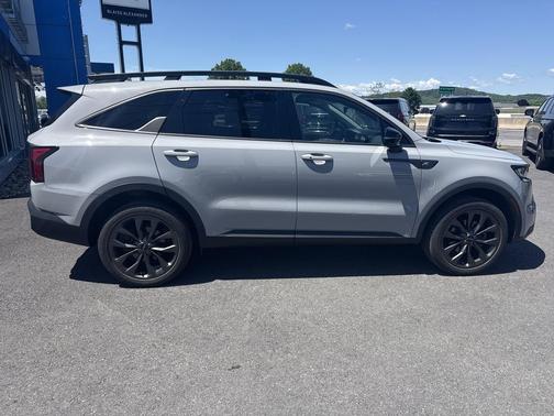 Wolf Gray 2022 Kia Sorento EX