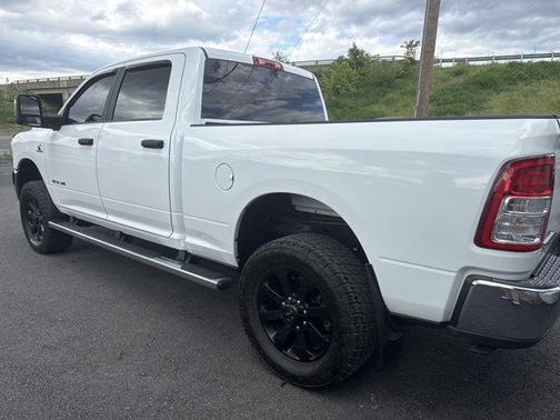 Bright White Clearcoat 2023 RAM 2500 Big Horn Crew Cab 4x4 6'4' Box