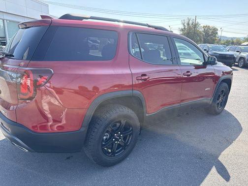 2023 GMC Acadia AWD AT4