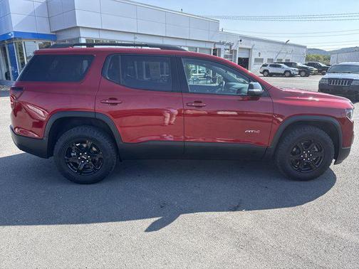 2023 GMC Acadia AWD AT4